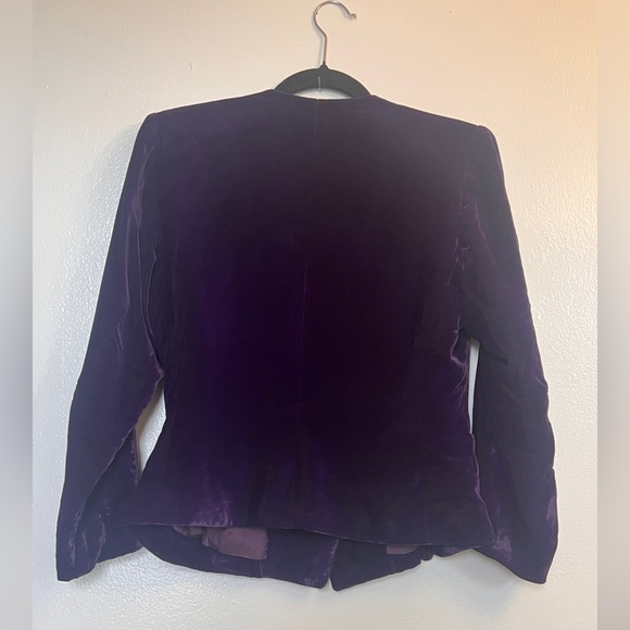 Yves Saint Laurent Rich Purple Velvet Blazer with Black Buttons - Picture 5 of 14